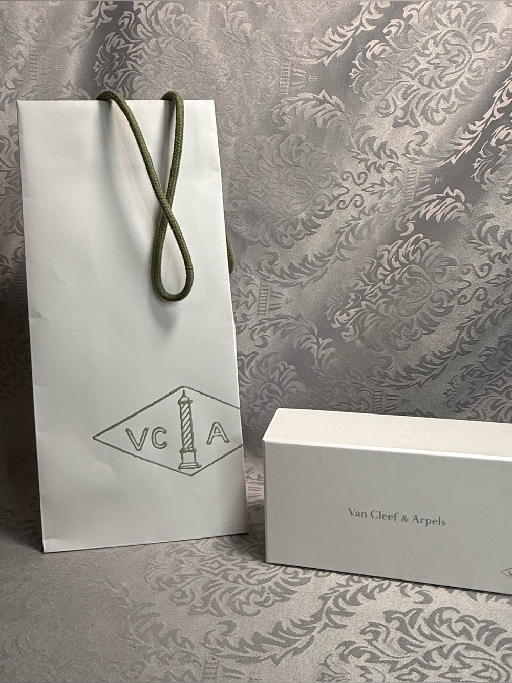Van Cleef & Arpels empty jewelry gift box & Bag